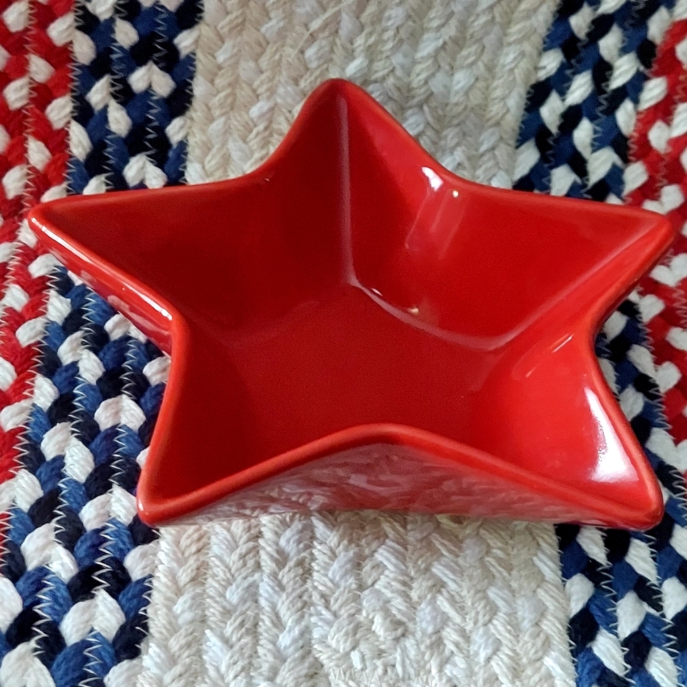 4th of July Set of 2 Hausenware Star Shaped Dishes - Picture 5 of 10
